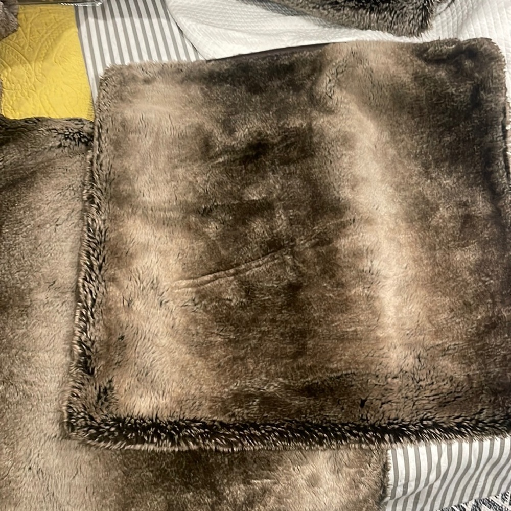 Restoration Hardware FAUX FUR EURO - Wolf color l - 2 items